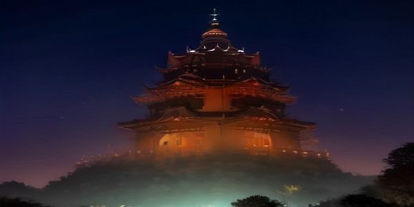 夜晚城市霓虹灯下的国产自拍，五彩灯光打在脸上形成彩色光影，画面时尚感强